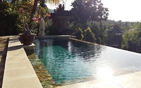 Bayu Cottages Hotel & Restaurant